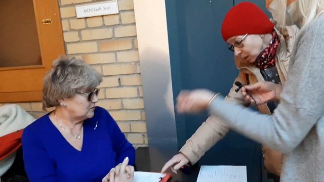 ПРЕВРАТИЛИ СЛУШАНИЯ В БОГАДЕЛЬНЮ!/НЕКОМПЕТЕНТНАЯ ТЕТЯ ОТДУВАЕТСЯ ЗА РУКОВОДСТВО смотреть онлайн