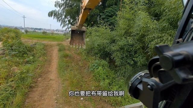 陳師傅幫大哥拖一下車，說好的600報酬沒給還把布帶拿走了，又被東家狠狠上一課！ 【陳師傅開挖機】 смотреть онлайн