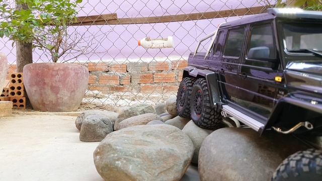 TRX6 Mercedes Benz AMG A63 6x6 смотреть онлайн