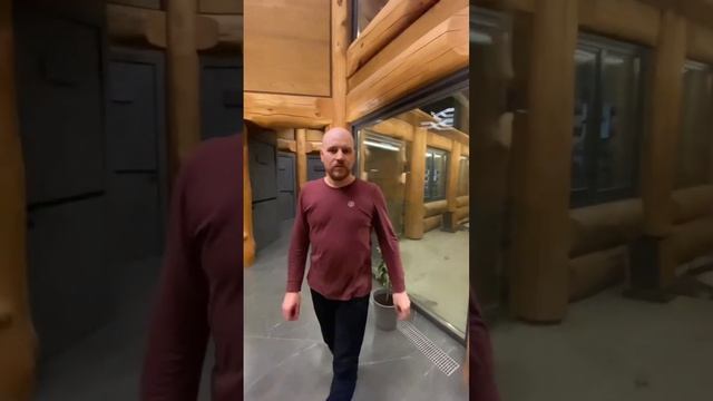 Установка фурнитуры в деревянном доме #деревянныйдом #домизбревна #wood #рубленныйдом смотреть онлайн