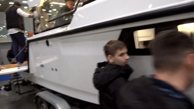 Попытался выбрать себе лодку на Московском Бот шоу 2023 года