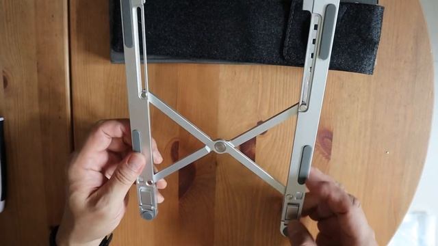 Laptop Stand ที่วาง Notebook หรือจะวางมือถือ iPad ก็ยังได้นะ และที่สำคัญพับเก็บได้ด้วย смотреть онлайн