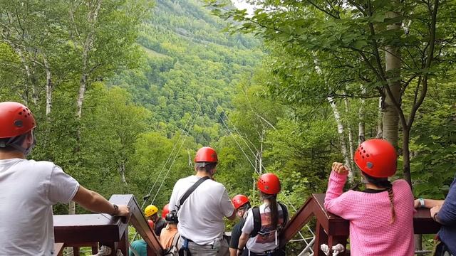 Hunter Mountain Ziplining - Line 2 - Be a Beluga смотреть онлайн