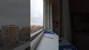 Заменили погнувшуюся нижнюю петлю на пластиковом окне #секретыоконщика