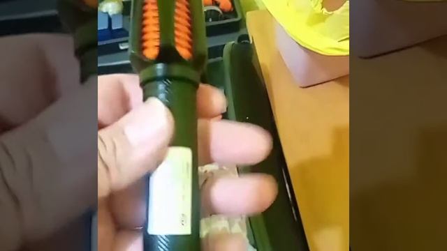 navaja Milwaukee y linterna táctica comprada en AutoZone. смотреть онлайн