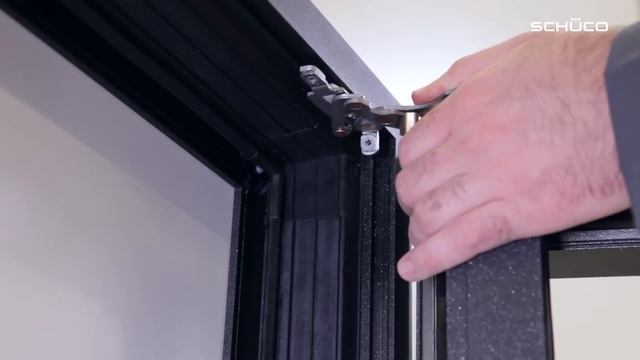 Schüco TipTronic SimplySmart   Montage And Test