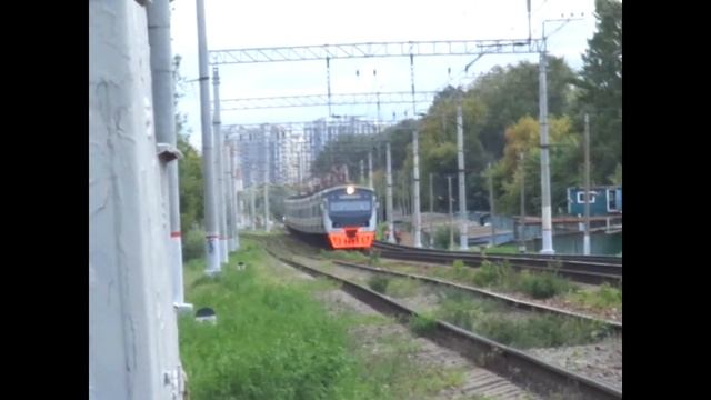 Встреча электропоездов ЭД4МКу-0153 и ЭД4М. Лето 2019 года. Перегон Дегунино - Бескудниково. смотреть онлайн