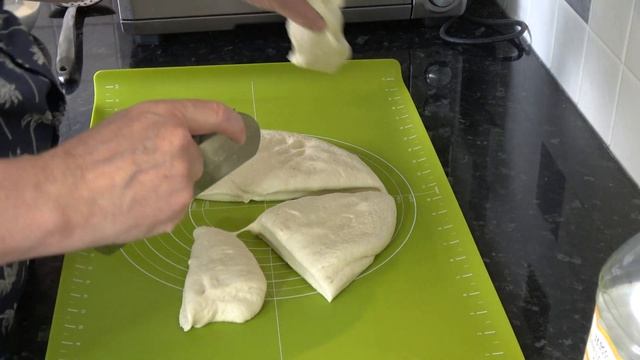 Pretzel Rolls or Buns смотреть онлайн