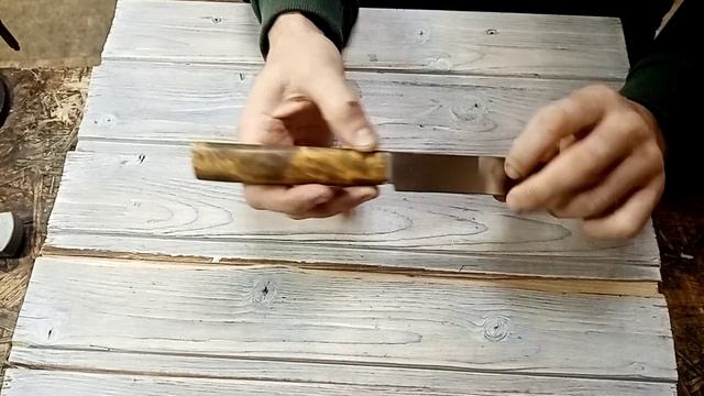 Деревянная рукоять на кухонном ноже. смотреть онлайн