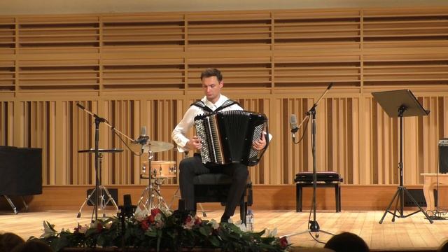 В.Монти "Чардаш"/Vittorio Monti "Czardash"/ Играет блистательный московский баянист Айдар Салахов!