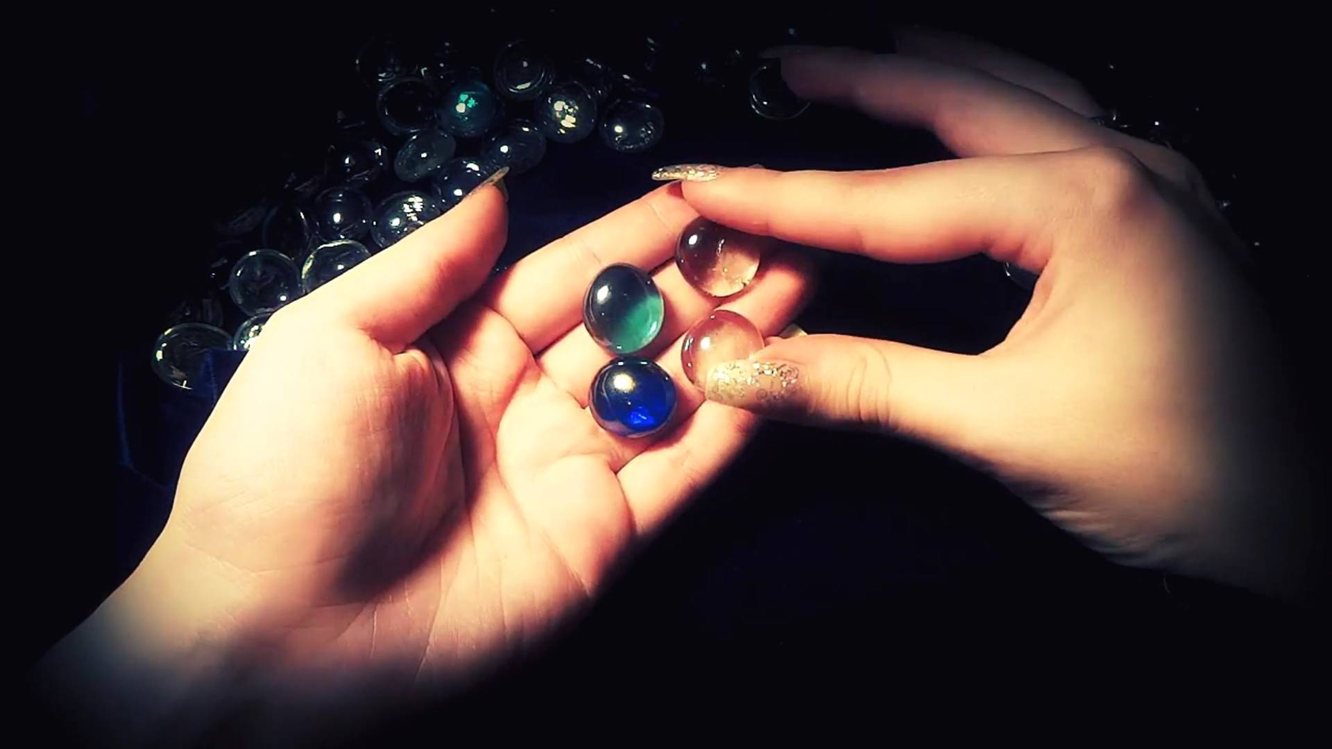 АСМР ASMR Шарики марблс Новый триггер Тихий шепот Таппинг Руки смотреть онлайн