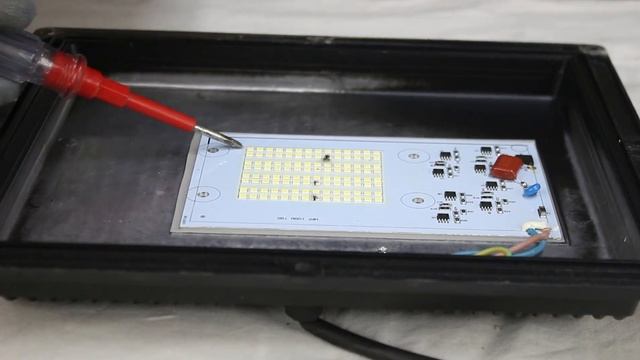 Led reflektor od 100W za samo 300 RSD Neverovatno ali istinito смотреть онлайн