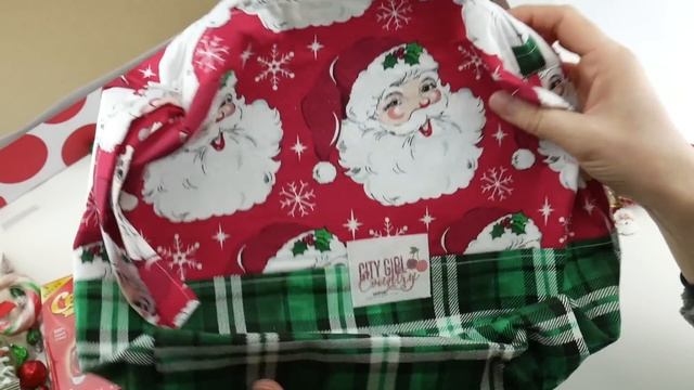 Unboxing + Giveaway with City Girl Country Girl Yarns! смотреть онлайн