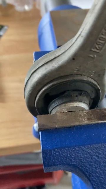 2013 Audi S4 bad control arm bushing смотреть онлайн