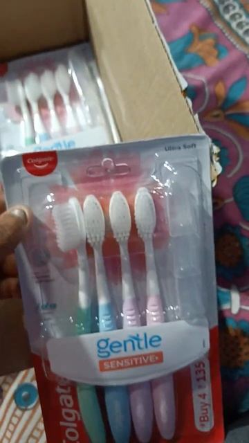 Colgate Ultra Soft toothbrush Unbox review Rs 80 смотреть онлайн