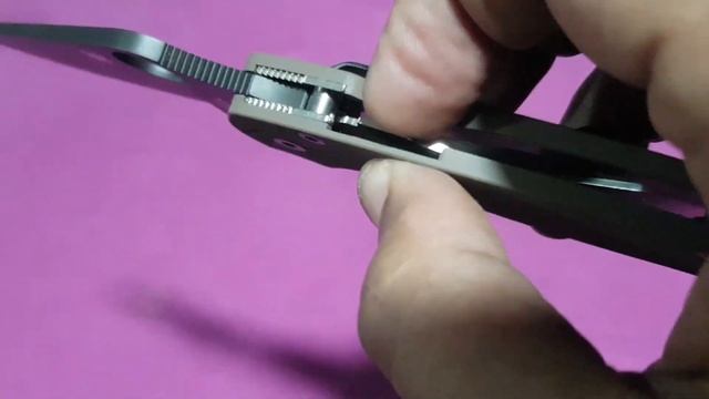 Spyderco PM2 : Paramilitary 2 in CPMS35VN смотреть онлайн