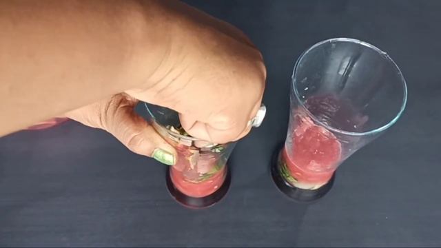 Watermelon Mocktail Drink. Watermelon Mojito. Watermelon Mojito a perfect Summer Drink . смотреть онлайн