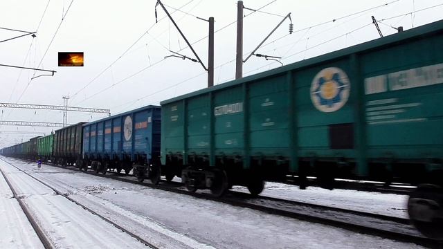 ЭР9М-560 & ВЛ80Т-1809 с грузовым поездом смотреть онлайн