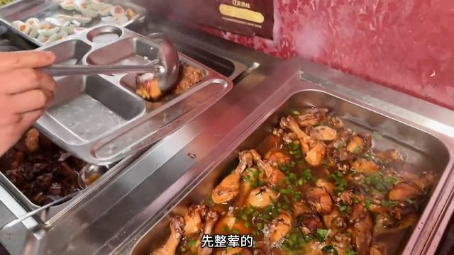 江苏泗阳国道旁自助餐，荤素十几个菜15元随便吃，排骨肉圆是硬菜 смотреть онлайн