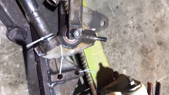 Тележка для знімання колеса зі ступицею вантажних авто смотреть онлайн