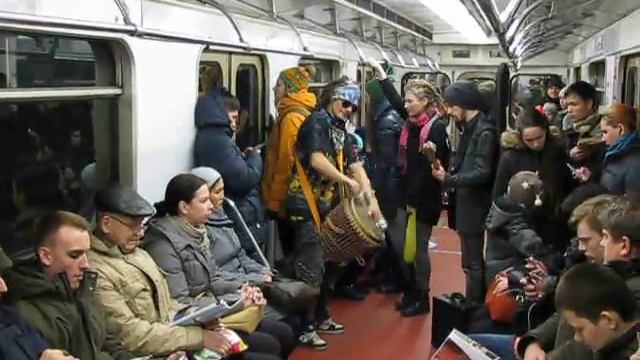 Концерт в вагоне метро смотреть онлайн