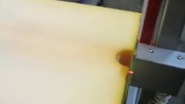 Автомат для продольной порезки поролона на листы смотреть онлайн