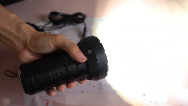 Trên Tay Chiếc Đèn Pin Mini Sáng Nhất Thế Giới - IMALENT MS12 MINI