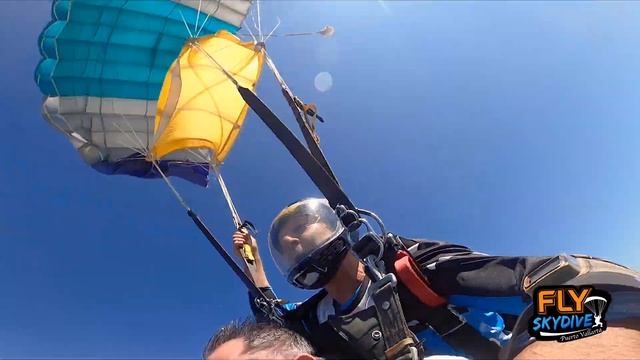 Tandem Skydiving in Puerto Vallarta - Your First Jump with FLY смотреть онлайн