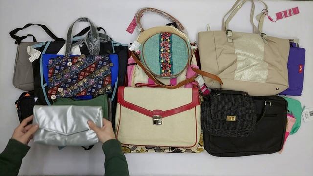 23233 Сумки Сток BAGS 9 пак 15кг. по 18.9€/кг. 57шт. смотреть онлайн