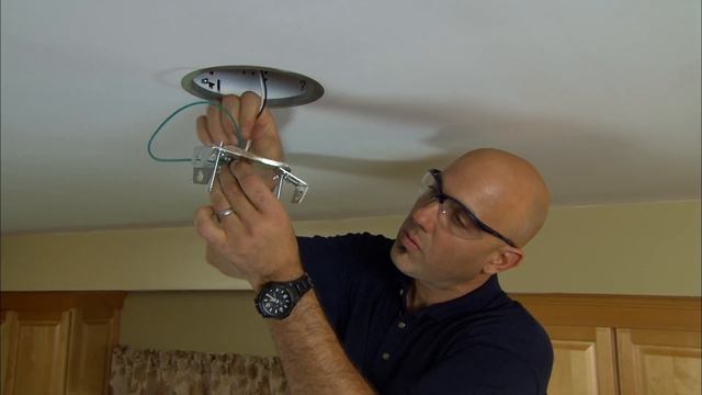 How to Convert a Recessed Light to a Pendant | Ask This Old House смотреть онлайн