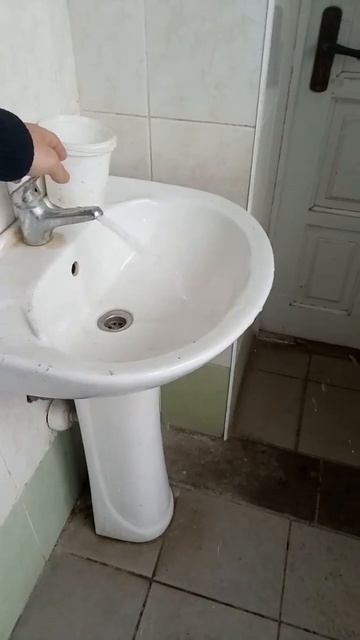 Душ из умывальника смотреть онлайн
