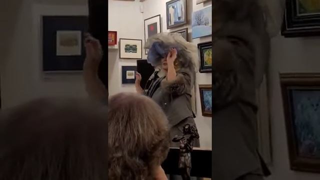 Фонарь и Луна смотреть онлайн