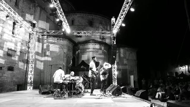 Inner Babylon par Sons of Kemet - Souillac en Jazz - 21.07.2016 смотреть онлайн