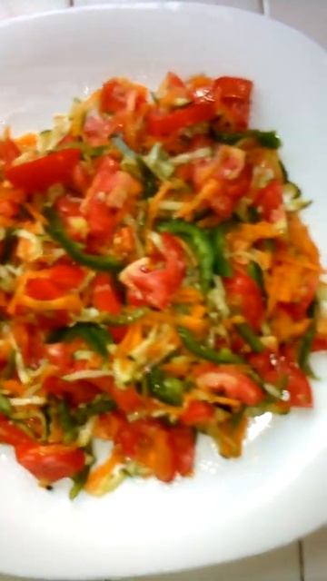 FRESH HEALTHY DELICIOUS SALAD/TOMATO SALAD/PEPPER SALAD #shorts #subscribe