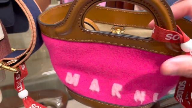 PARIS SHOPPING VLOG: walking tour center of Paris | what’s on trend in newest Paris department stor смотреть онлайн