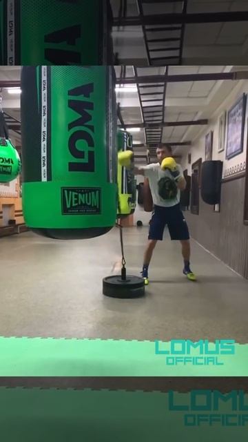 Ломаченко тренируется себе в удовольствие смотреть онлайн