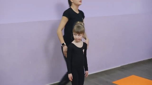 Прыжки вдоль скакалки смотреть онлайн