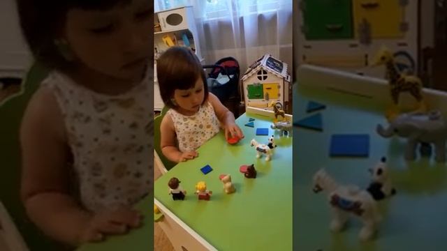 Геометрические фигуры, цвета и размер (2г8м) смотреть онлайн