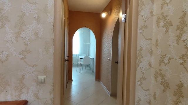 Продается полноценная 2-комнатная квартира на МЖК. Высокий этаж. На две стороны смотреть онлайн