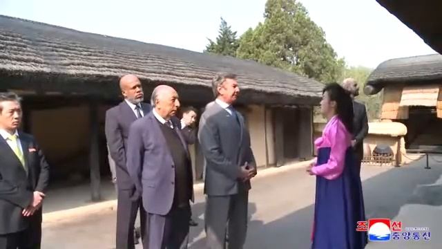 Brazilian Lawmakers Visit Mangyongdae смотреть онлайн