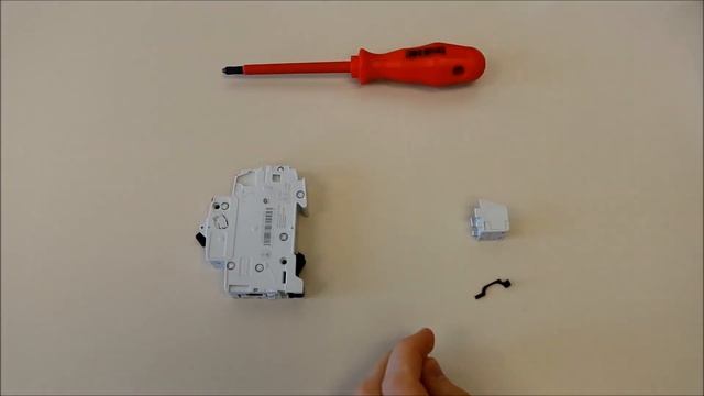 S2C-H10 Hilfsschalter | Anleitung смотреть онлайн