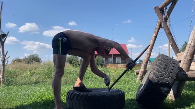 Быстрый способ разбортировать 33-е колеса (Cooper 33 12.5 R15) смотреть онлайн