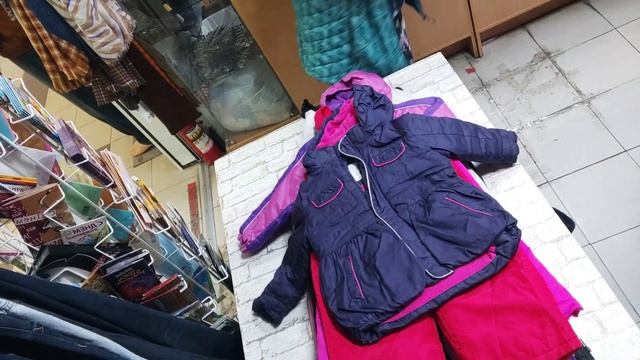 Детские куртки, штаны теплые. Мешок 7.5 кг. 16 вещей, себестоимость 295р смотреть онлайн