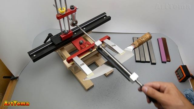 How to sharpen a kitchen knife made of Damascus steel + VG10 using diamond whetstone. смотреть онлайн