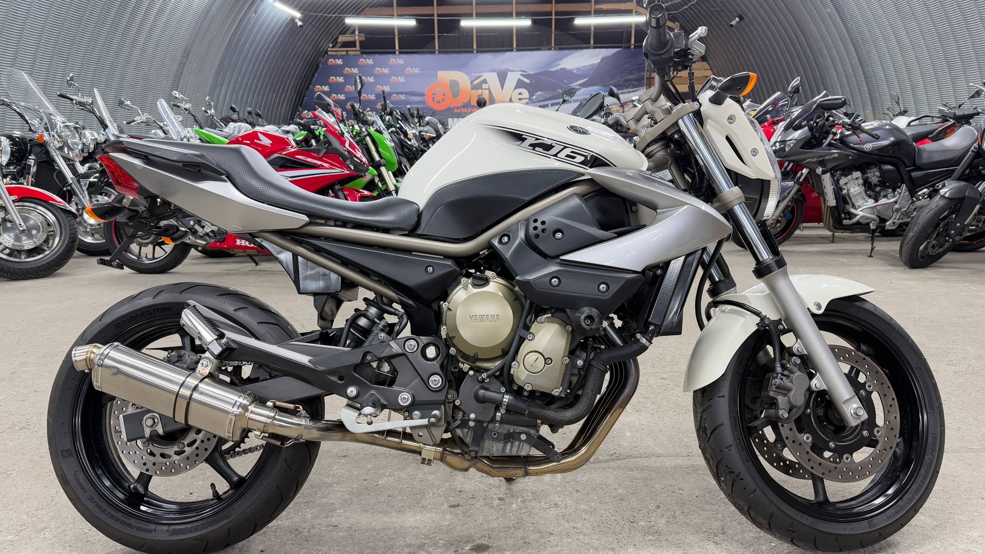 Обзор Yamaha XJ6N |В НАЛИЧИИ| смотреть онлайн