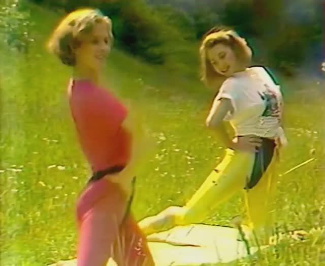 Ритмическая гимнастика. На природе