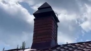 Установленный дымосос StoveR PRO в беседке для барбекю комплекса, который дымил.