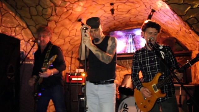 69 db LIVE PUB MANOWAR CASTELLON 2017 (By Madhouse Webzine) смотреть онлайн