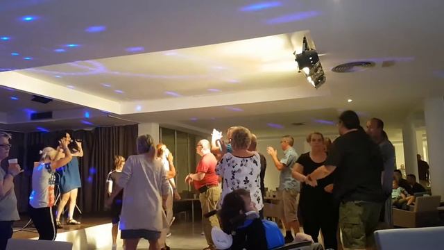 Bailando Enrique Iglesias