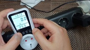 Бытовой ваттметр в розетку Inertek KP-PMB09 с подсветкой дисплея .